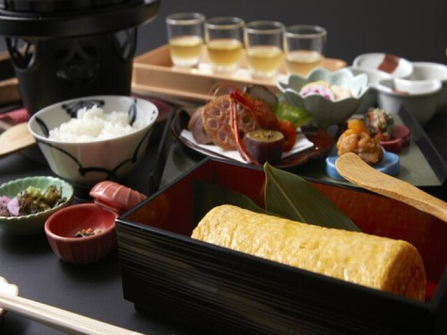 【20名限定】利きだし体験！自分好みのだしまき御膳＆伏見稲荷大社